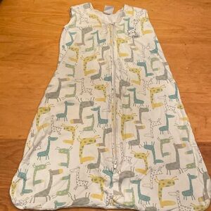 HALO size M, 6-12 mo. sleep sack.